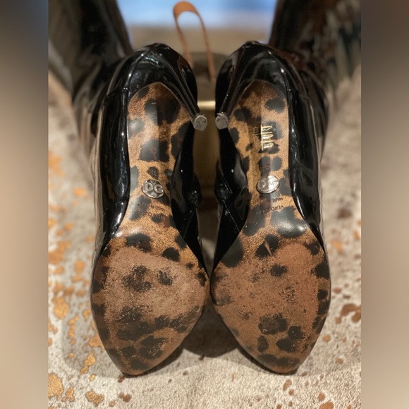 Dolce & Gabbana Black Patent Boots - Picture 5 of 6